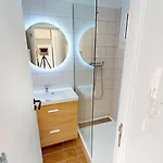 Apartment 55e - Superbe Climatise Entierement Renove Au 5eme Et Dernier Etage Sur Le Bord De De *