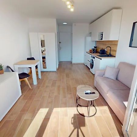 Apartman 55e - Superbe Climatise Entierement Renove Au 5eme Et Dernier Etage Sur Le Bord De De *