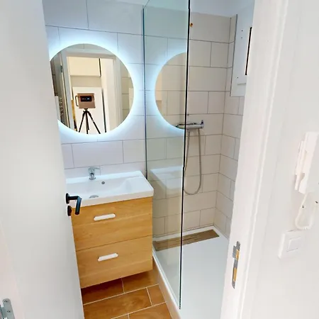 Apartman 55e - Superbe Climatise Entierement Renove Au 5eme Et Dernier Etage Sur Le Bord De De *