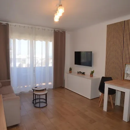 Apartment 55e - Superbe Climatise Entierement Renove Au 5eme Et Dernier Etage Sur Le Bord De De *