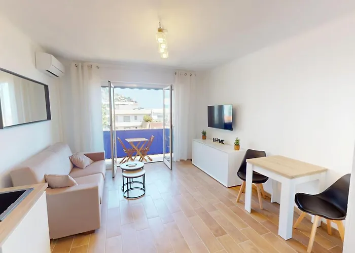 Апартаменти 55e - Superbe Climatise Entierement Renove Au 5eme Et Dernier Etage Sur Le Bord De De Мантон