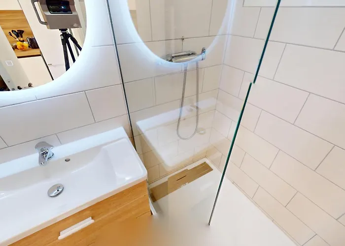 55e - Superbe Climatise Entierement Renove Au 5eme Et Dernier Etage Sur Le Bord De De Apartment