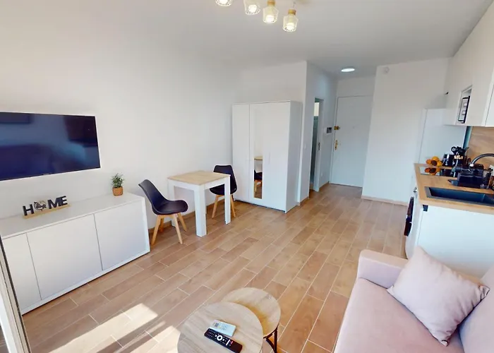 Superbe Climatisé Entièrement Rénové Au 5ème Et Dernier étage Sur Le Bord De De Appartement Menton