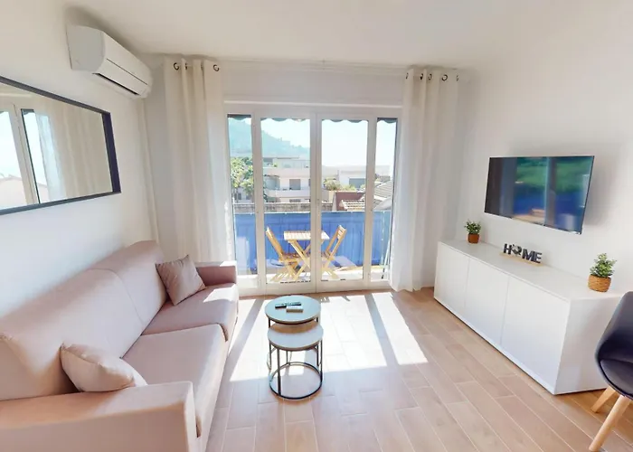 55e - Superbe Climatise Entierement Renove Au 5eme Et Dernier Etage Sur Le Bord De De Apartment